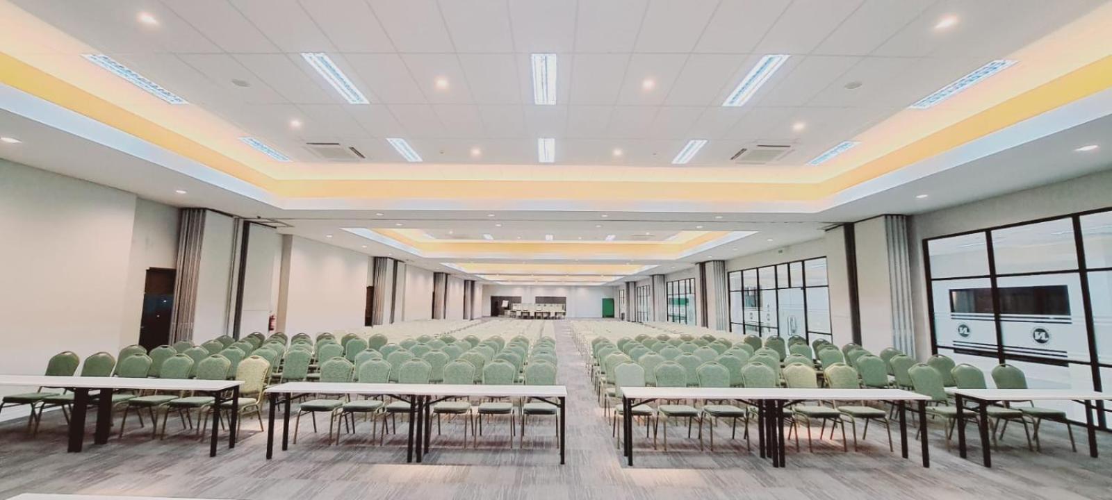 Tos Hotel & Convention Center Tangerang Powered By Archipelago ภายนอก รูปภาพ
