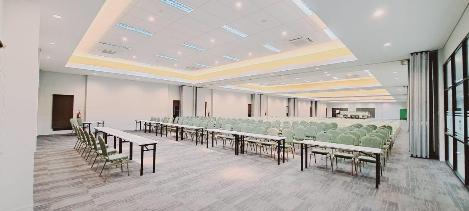 Tos Hotel & Convention Center Tangerang Powered By Archipelago ภายนอก รูปภาพ